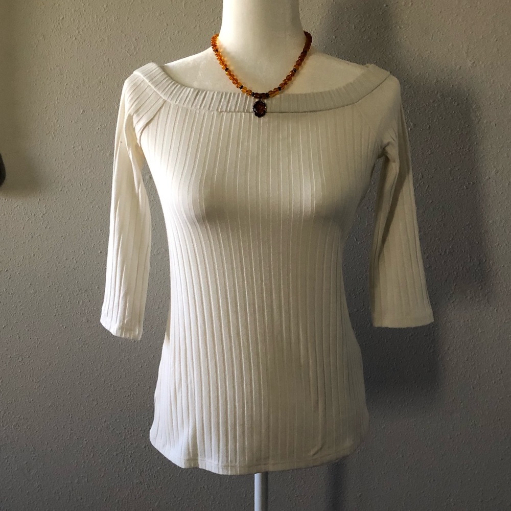 Off shoulder T-shirt